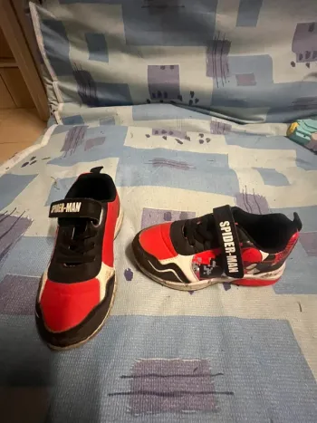 Chaussure lumineuse Spiderman taille 27