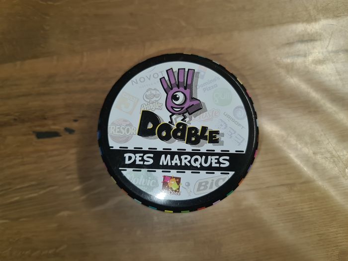 Jeu de cartes Dobble Des Marques des éditions Asmodée - photo numéro 2