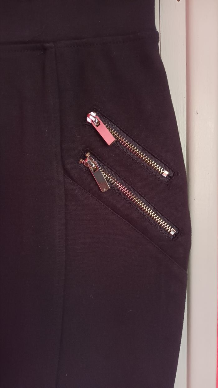 Jupe courte moulante tissu épais - photo numéro 3