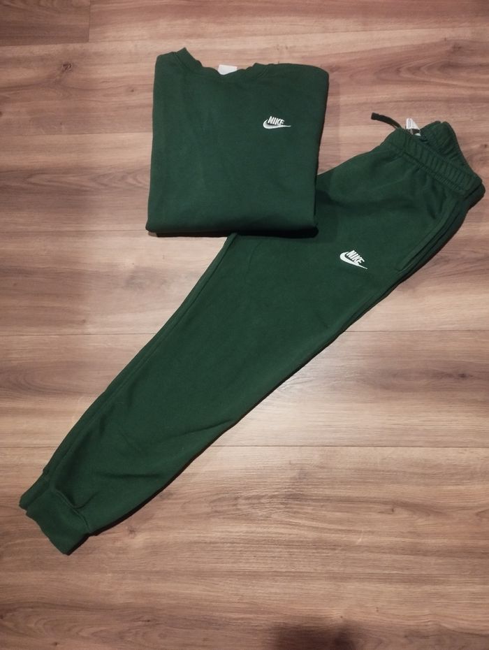 Ensemble jogging nike
