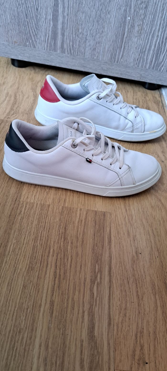 Basket Tommy Hilfiger taille 42 blanc