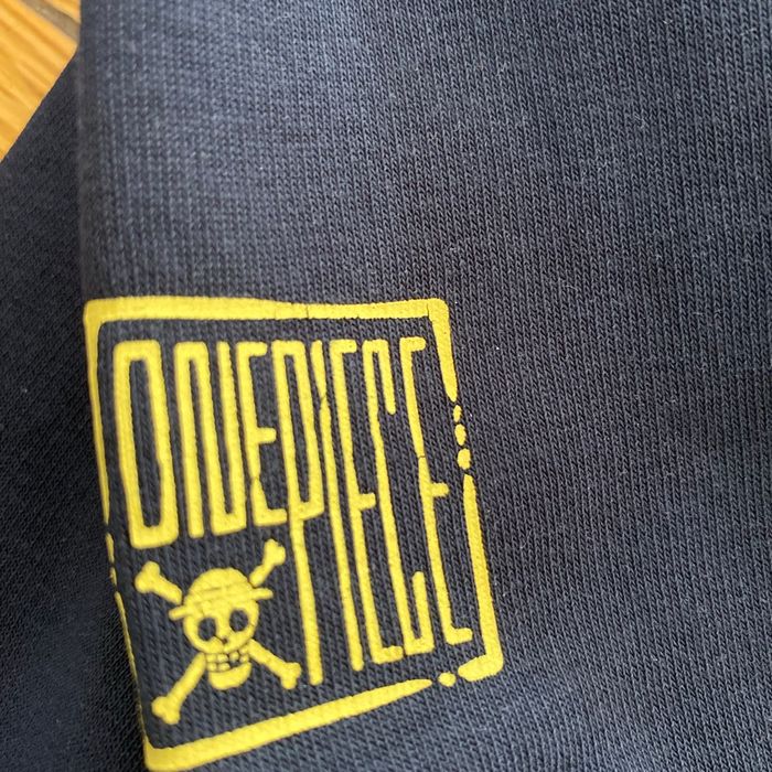 Pull à capuche one piece - photo numéro 6