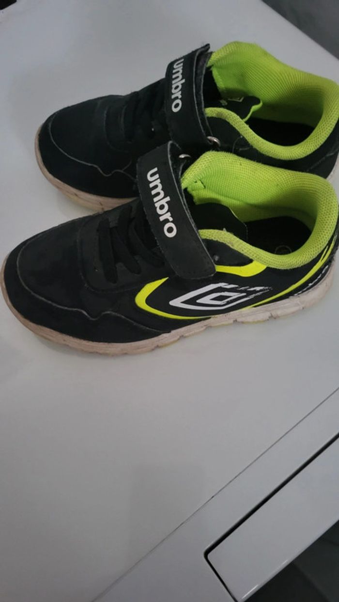 Baskets umbro 27 - photo numéro 2