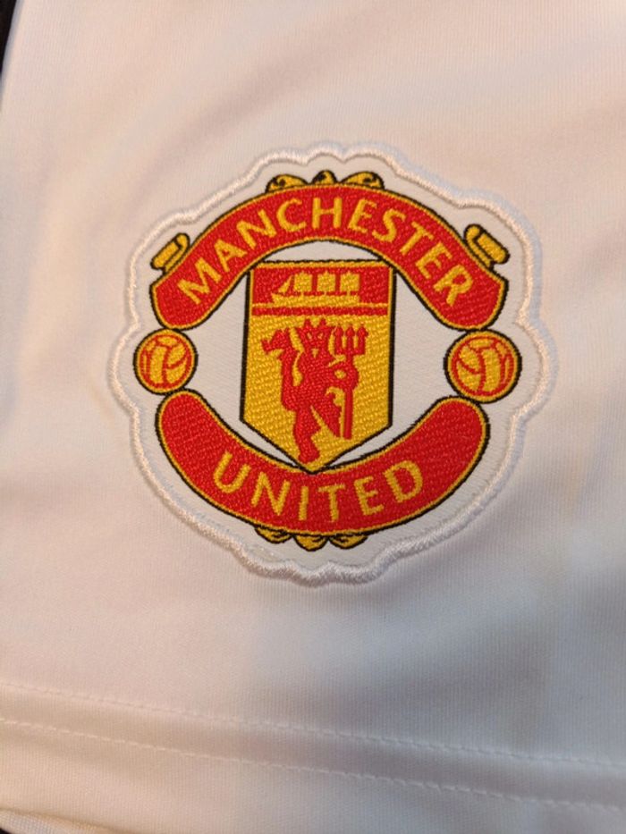 Short de foot Manchester United, Adidas Authentique Officiel taille enfant 9/10 ans, Neuf - photo numéro 4