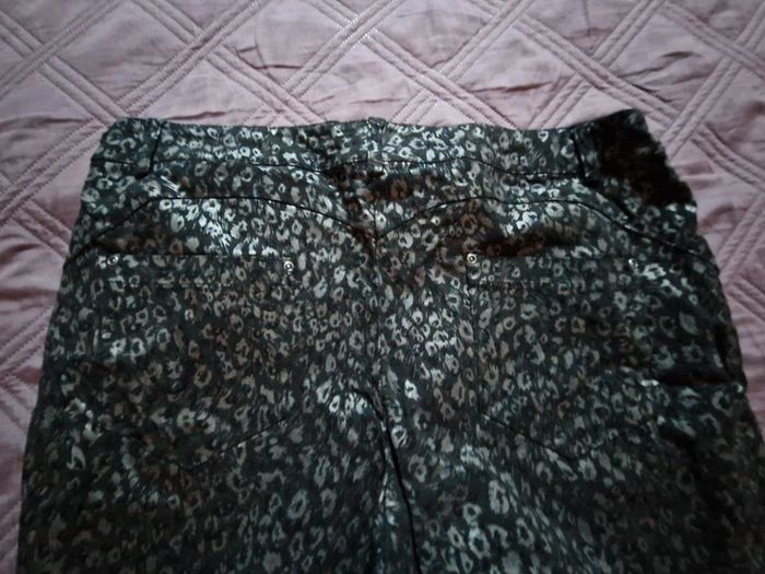 Pantalon avec motifs taille46 - photo numéro 3