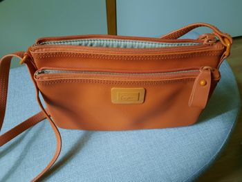 Sac bandoulière Lacoste