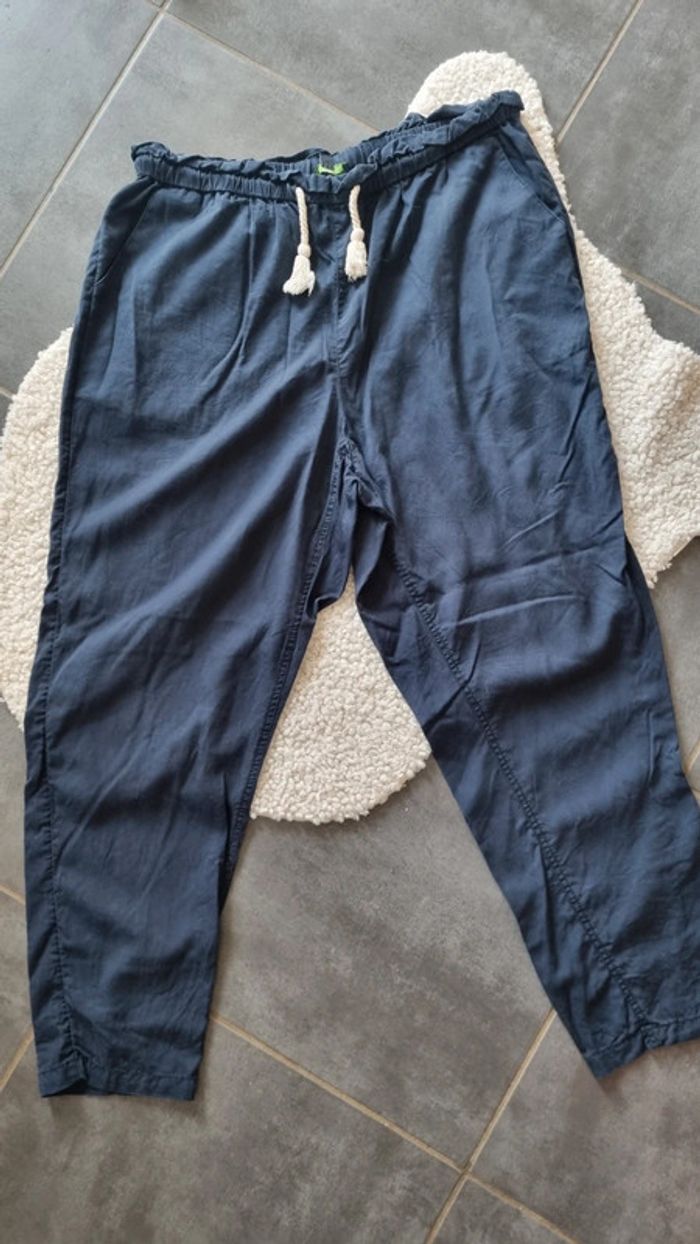 Pantalon bleu marine Kiabi XL 42 44 sympa fluide taille haute normale ceinture - photo numéro 2