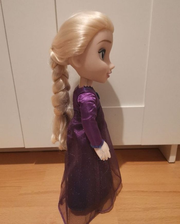 Poupée Disney Elsa chantante - photo numéro 2