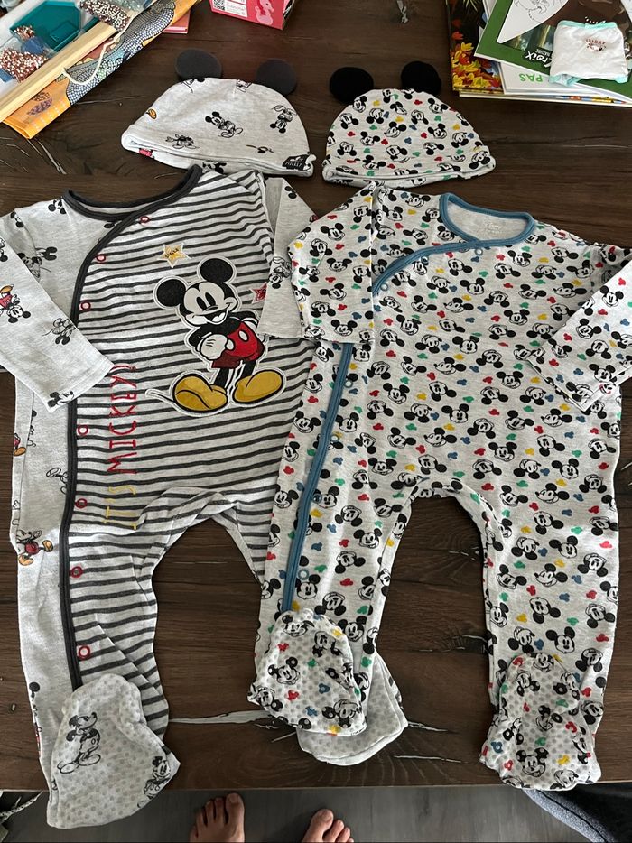 Lot 2 pyjamas Mickey avec bonnet