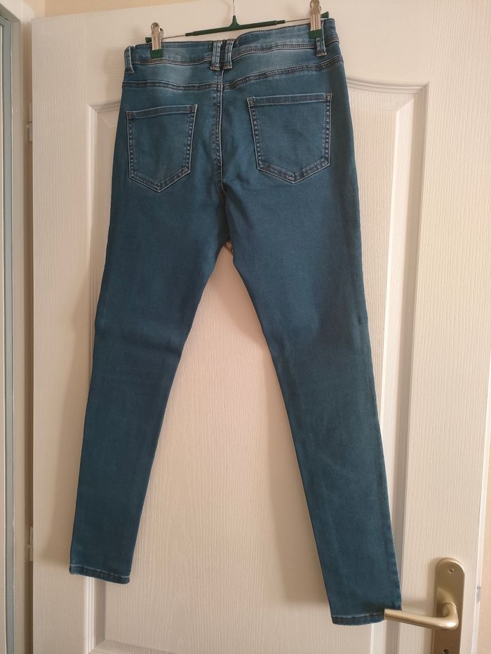 Jeans femme taille 40 en très bon état - photo numéro 2