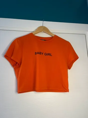 🔹 Crop Top Orange – Shein 🔹