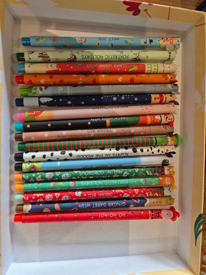 Lot de 17 stylos effaçables imitation legami - photo numéro 2