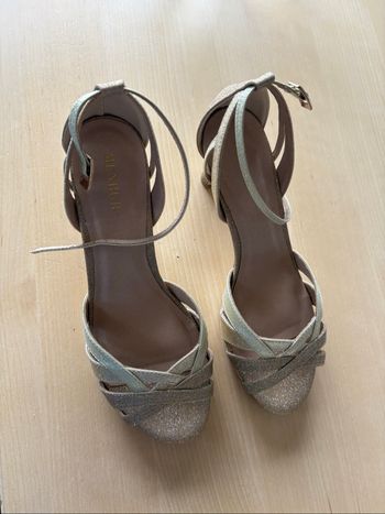 Scandale escarpins talon chaussures menbur