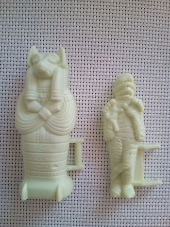 2 figurines * prix 2e * kiki60230