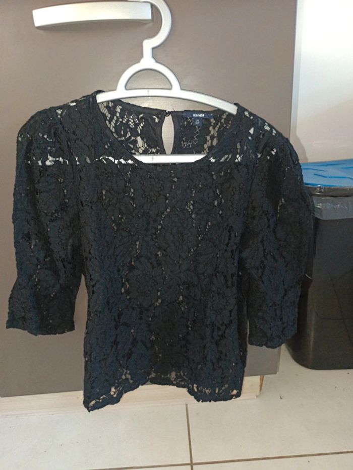 Blouse noire dentelle