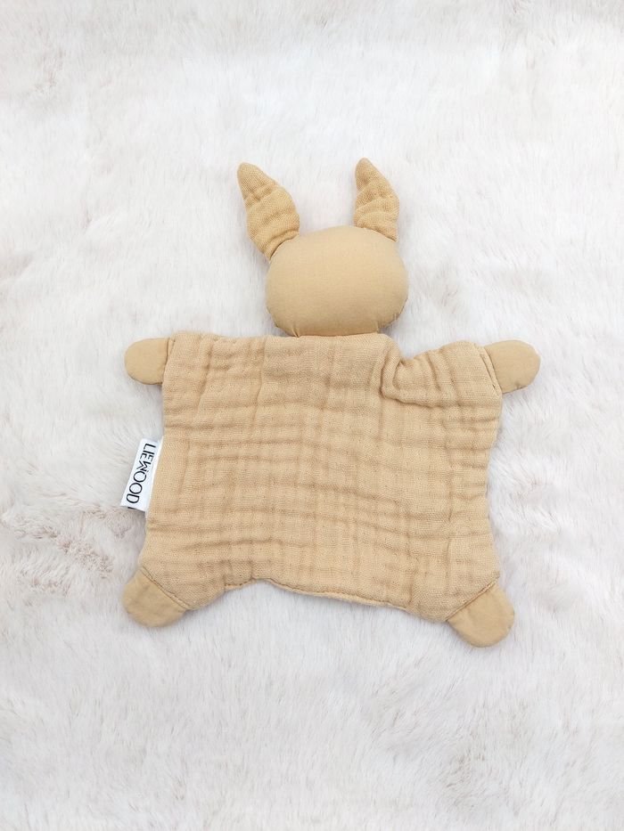 Petit doudou plat lapin beige lange gaze LIEWOOD hauteur 20 cm - photo numéro 3