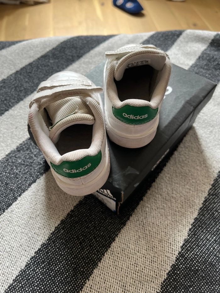 Chaussures adidas 22 - photo numéro 4