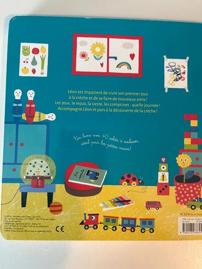 Livre animé avec volets surprises mon premier jouer à la creche - photo numéro 3