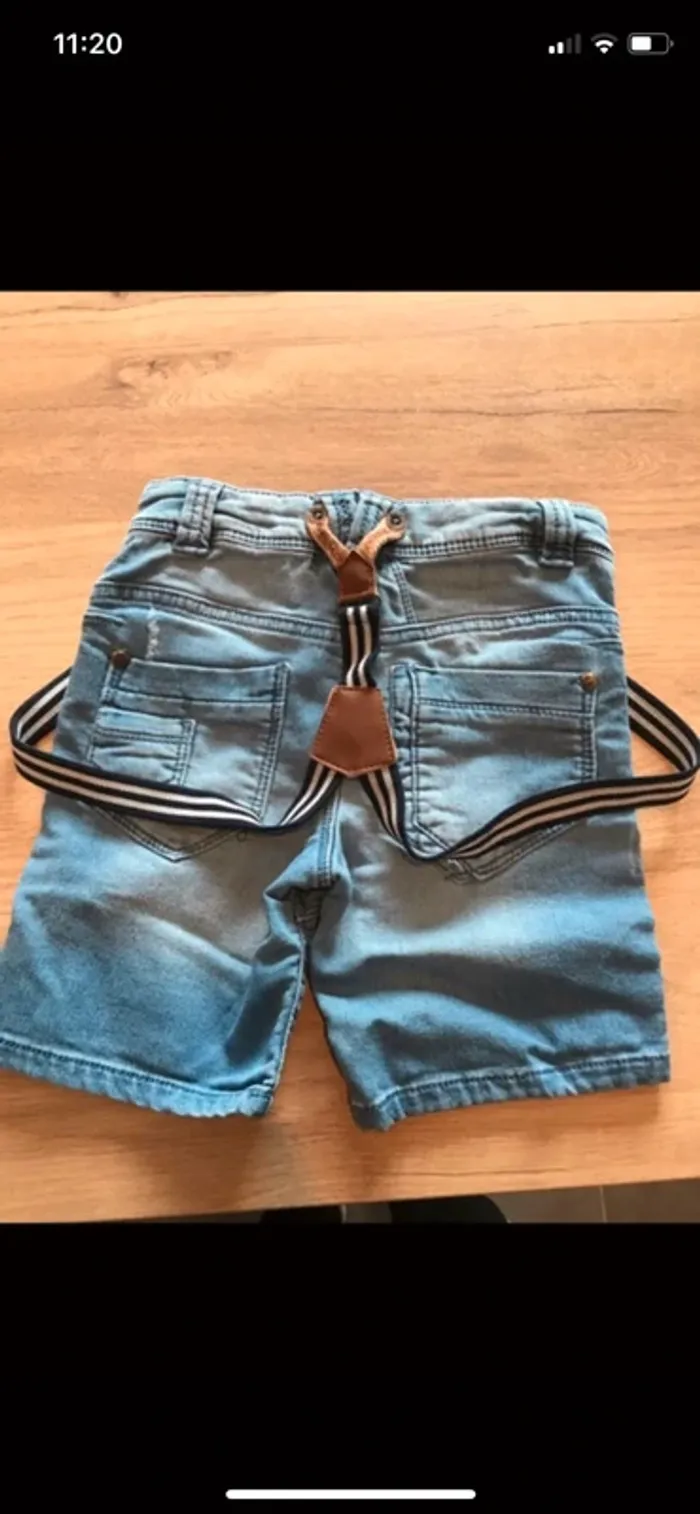 Short avec bretelle taille 3 ans - photo numéro 3