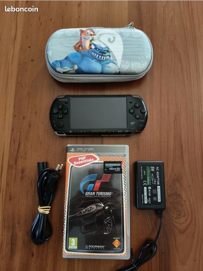 PSP slim and lite 3004 édition limitée Gran turismo