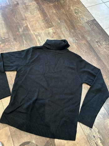 Pull col roulé noir