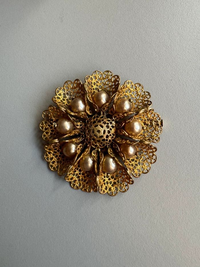 Broche