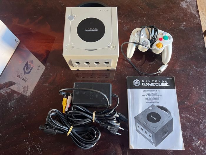 Gamecube blanche - photo numéro 2