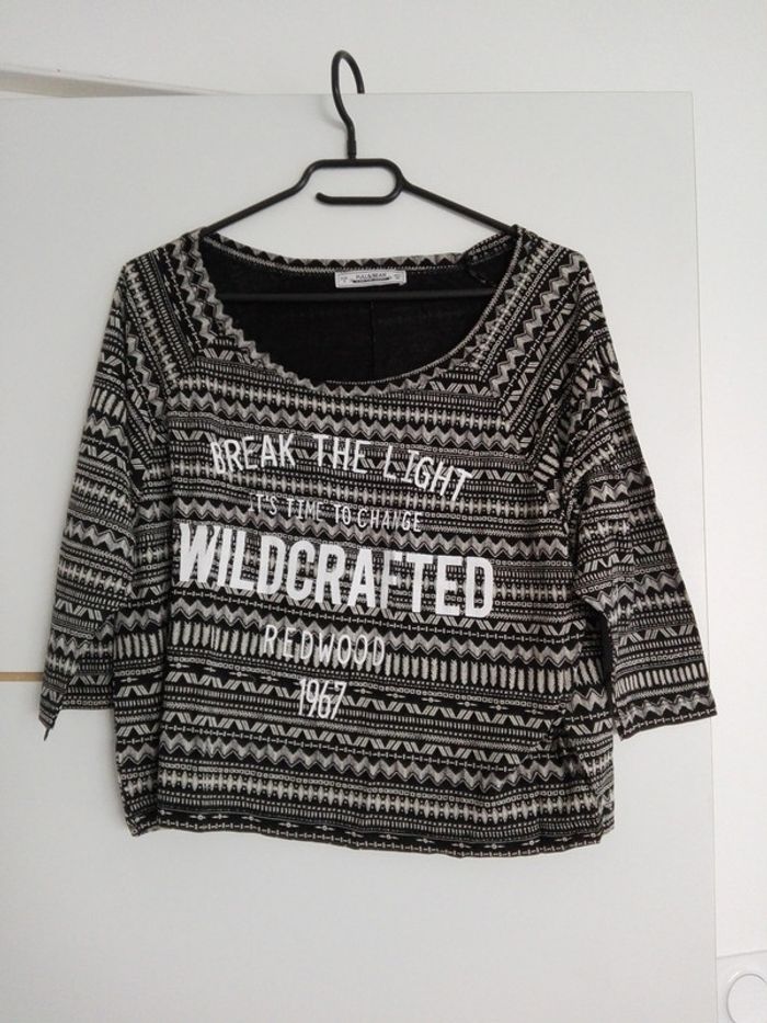 Tee shirt court noir et gris imprimés ethniques Pull&bear - photo numéro 2