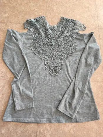 Haut gris