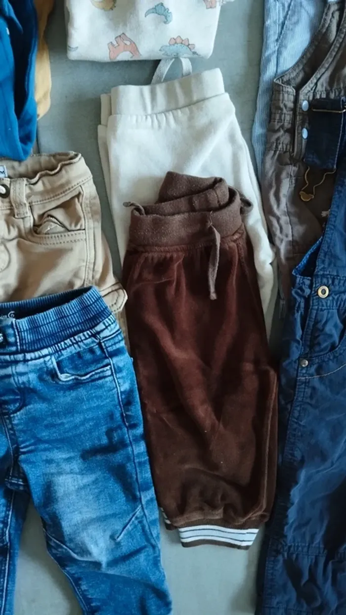 Lot de 11 vêtements garçon taille 12 mois - photo numéro 4