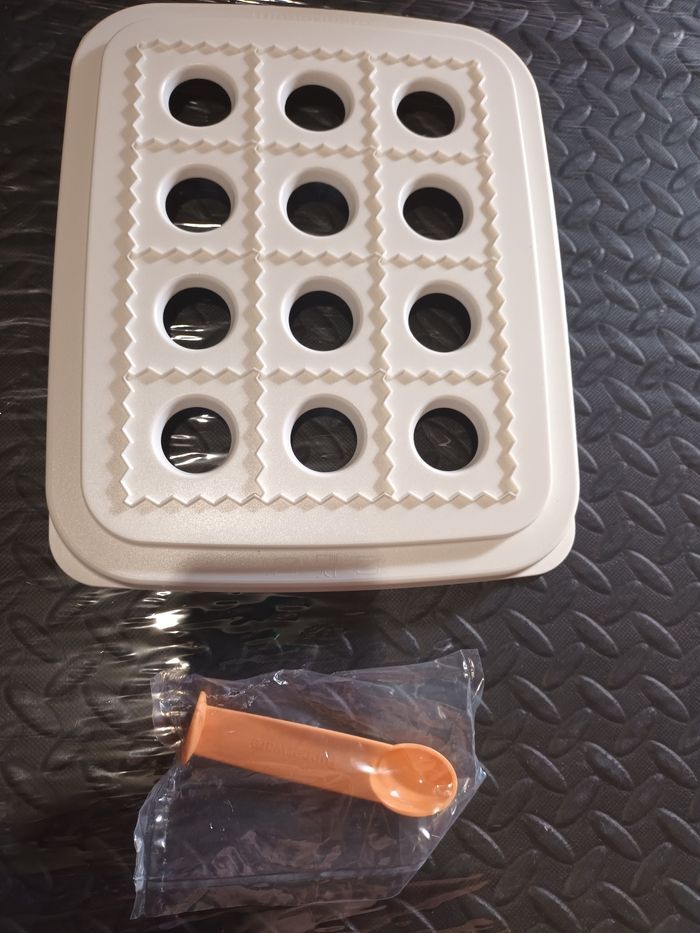Ravioles party tupperware neuf