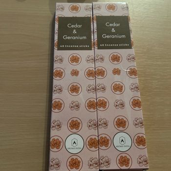 Lot de 2 boîte d’encens neuf