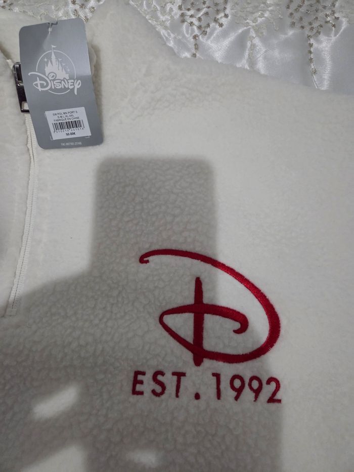 Sweat Polaire logo Disneyland Paris Minnie taille XL +1 cadeau Disney offert - photo numéro 6