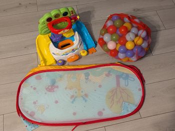 Piscine à balles Ludi pop up + piscine à balles V tech