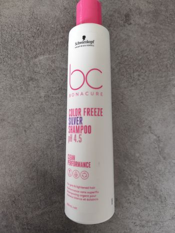 Shampoing Schwarzkopf color freeze silver 