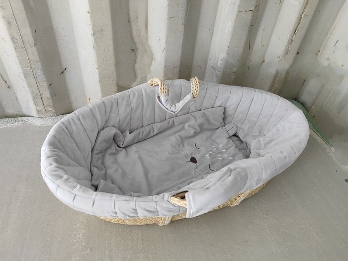 Couffin en osier et Veloudoux gris NOUKIE'S