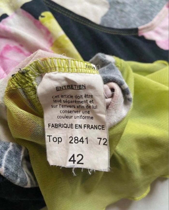 Teeshirt noir motifs floraux multicolores Rosa ROSAM taille 42 / XL - photo numéro 9