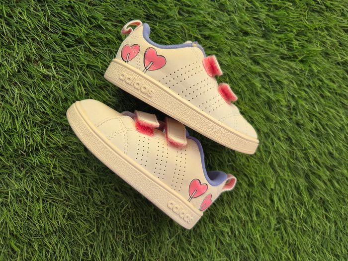 Basket Adidas taille 22