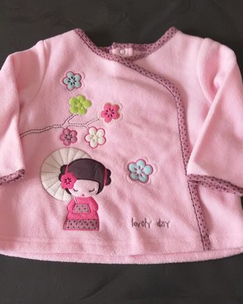 Sweat rose clair à motifs