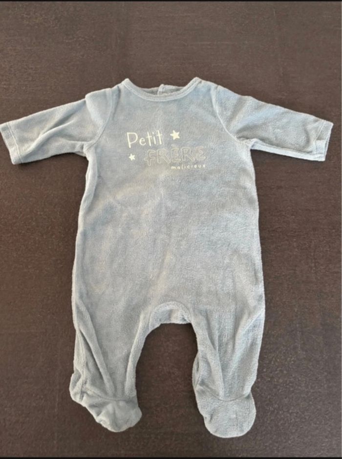 Lot de pyjamas - photo numéro 9
