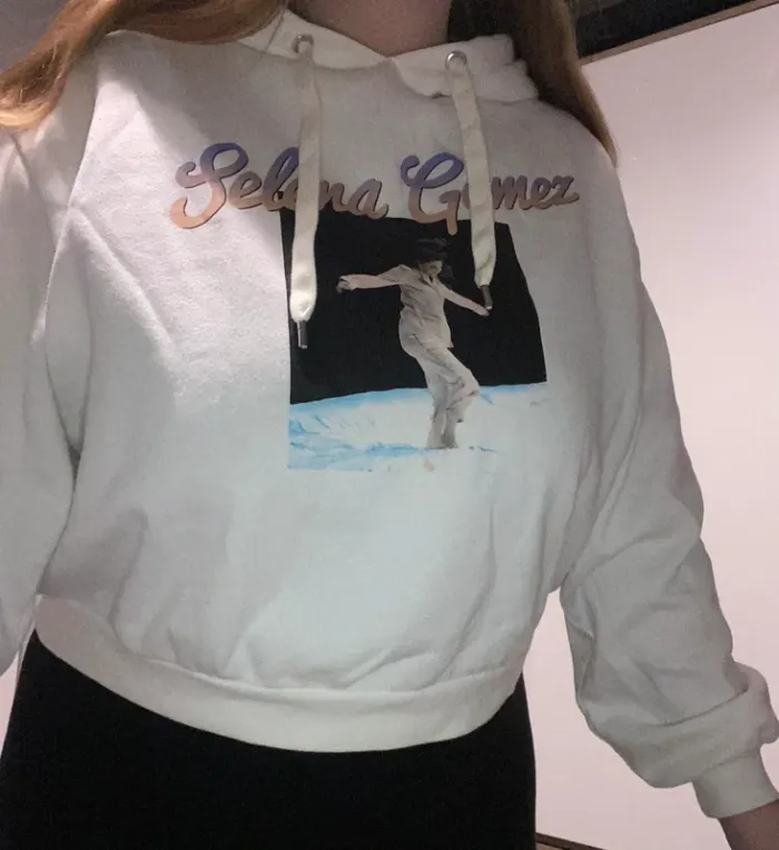 Pull blanc Selena Gomez