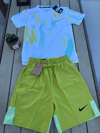 Ensemble Nike short tee shirt 