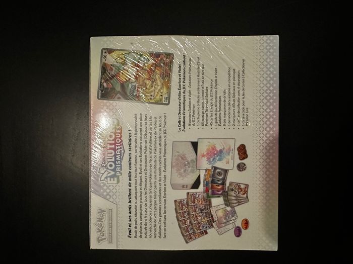 ETB Pokémon évolution prismatique - photo numéro 2