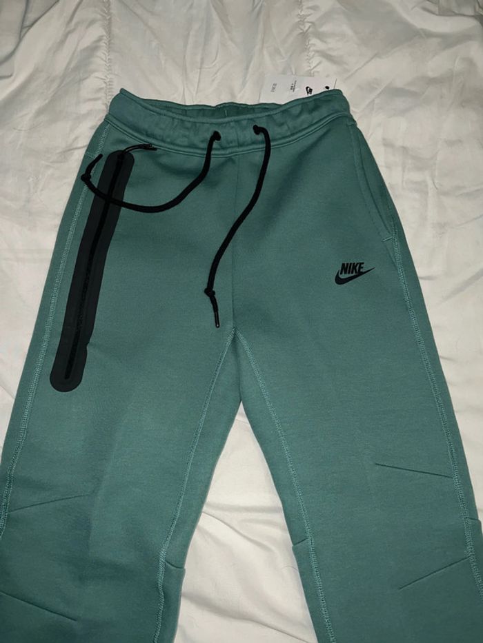 Jogging Nike Tech taille XS - photo numéro 3