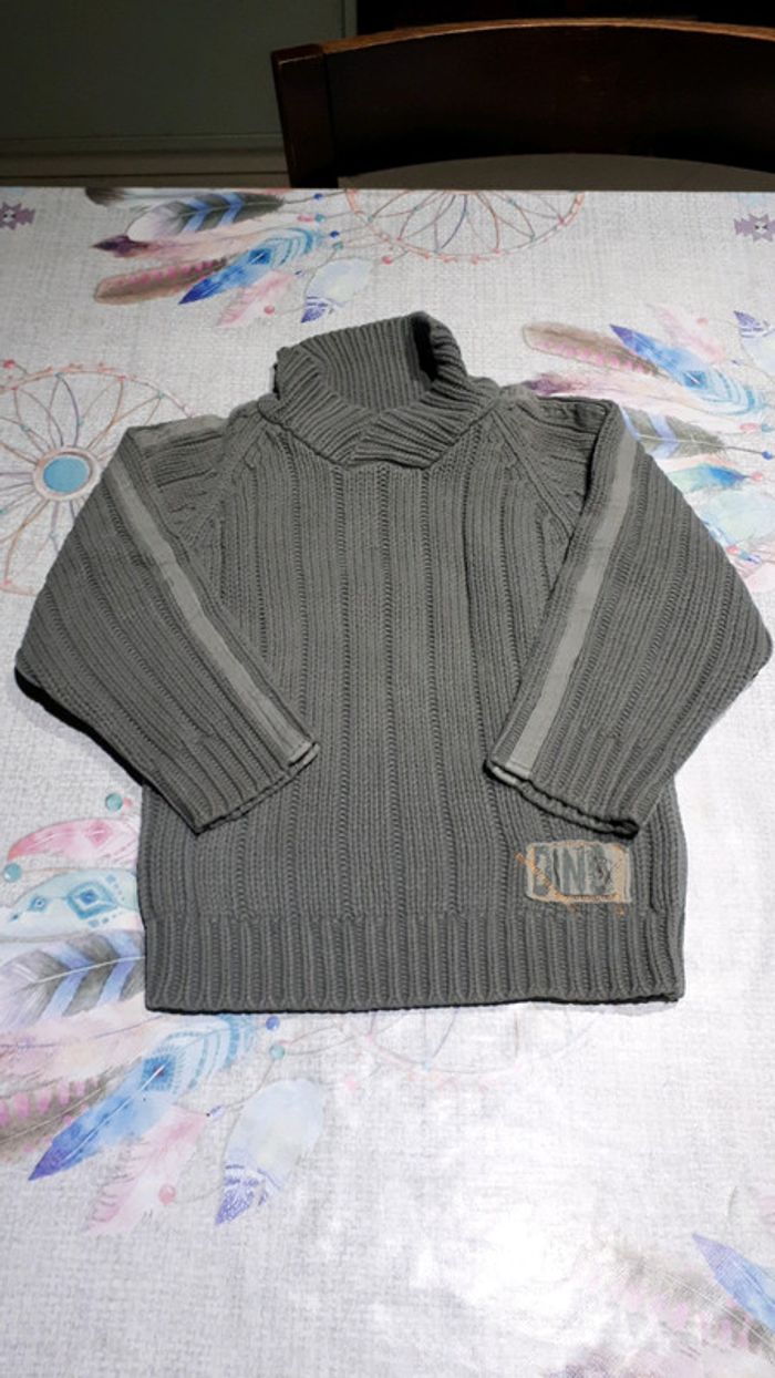 Pull gris