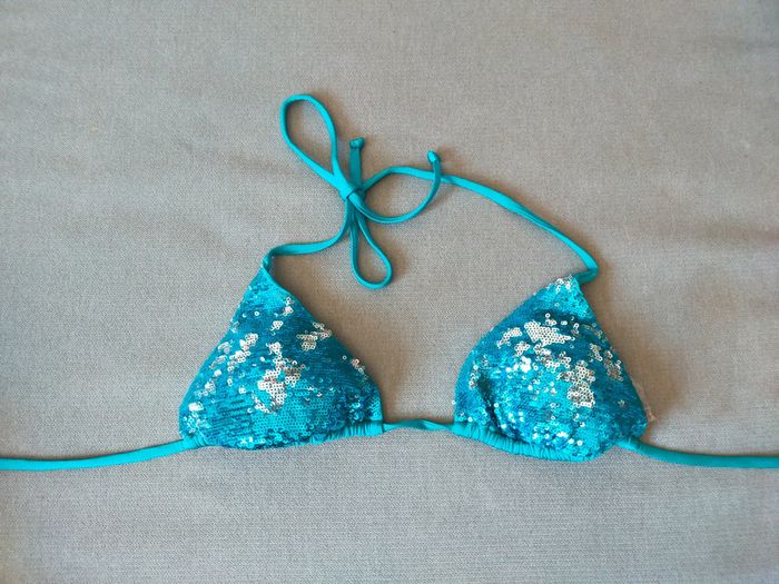 Haut de bikini turquoise à sequins – Philippe Matignon – Taille 85 (équiv. 90C / T38-40) - photo numéro 9