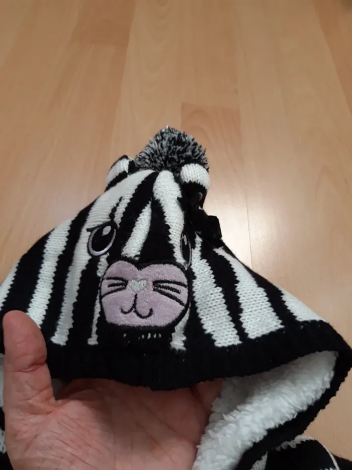 Magnifique veste "zèbre" doublée à capuche - photo numéro 5