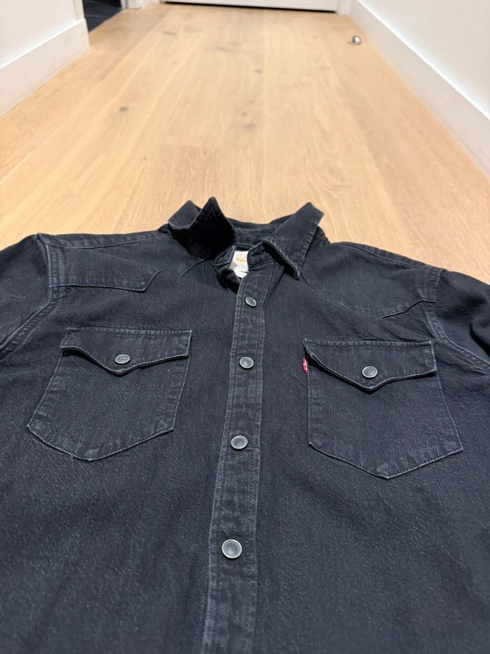 Chemise noir levi’s t.M - photo numéro 2