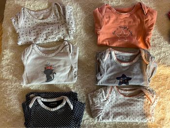 Lot 6 bodys ML orchestra 12 mois