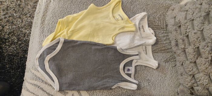 Lot 8 body sans manches 3 mois